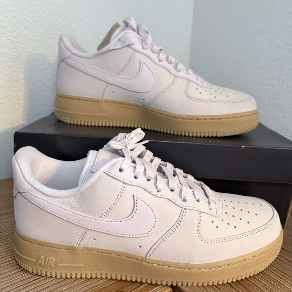 New Women’s Nike Air Force 1s Pearl Pink Size 9.5
